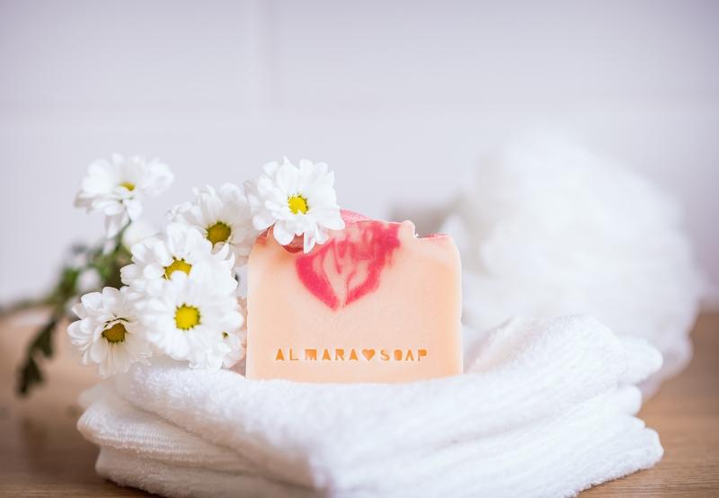 Almara Soap - přírodní mýdlo Opojný zimolez 100 g